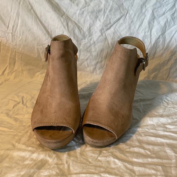 Report platform taupe peep toe suede ankle booties - Picture 5 of 7